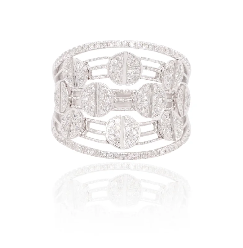 14 K/W RING WITH 0.50CT DIAMONDS / 5.24 GM / 174 ST