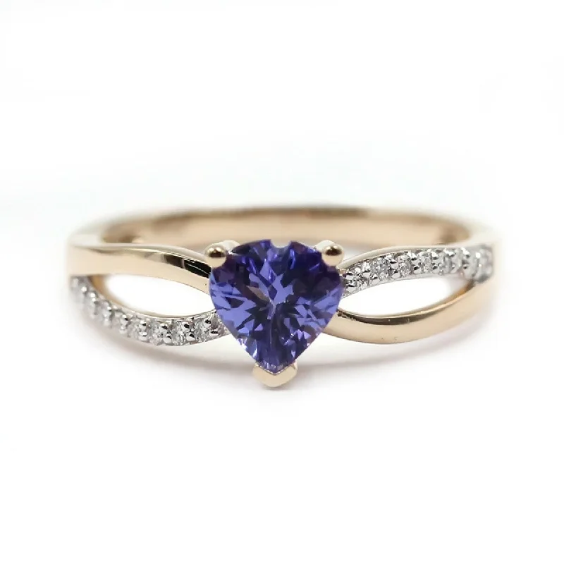 14Kt Yellow Gold Tanzanite and Diamond Ring