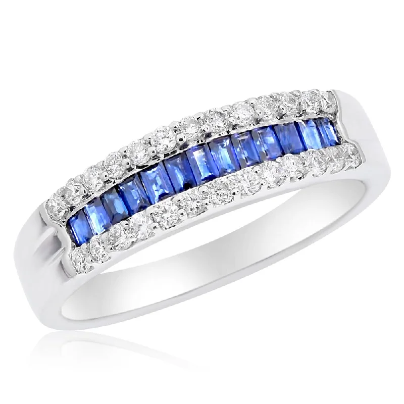 18 KT WHITE GOLD THREE-ROW SAPPHIRE AND DIAMOND BAND FEATURES 0.44 CTS PRINCESS CUT SAPPHIRES AND 0.31 CTS WHITE ROUND DIAMONDS ON SIDES