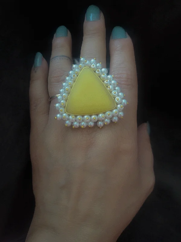 Triangular yellow 5cm