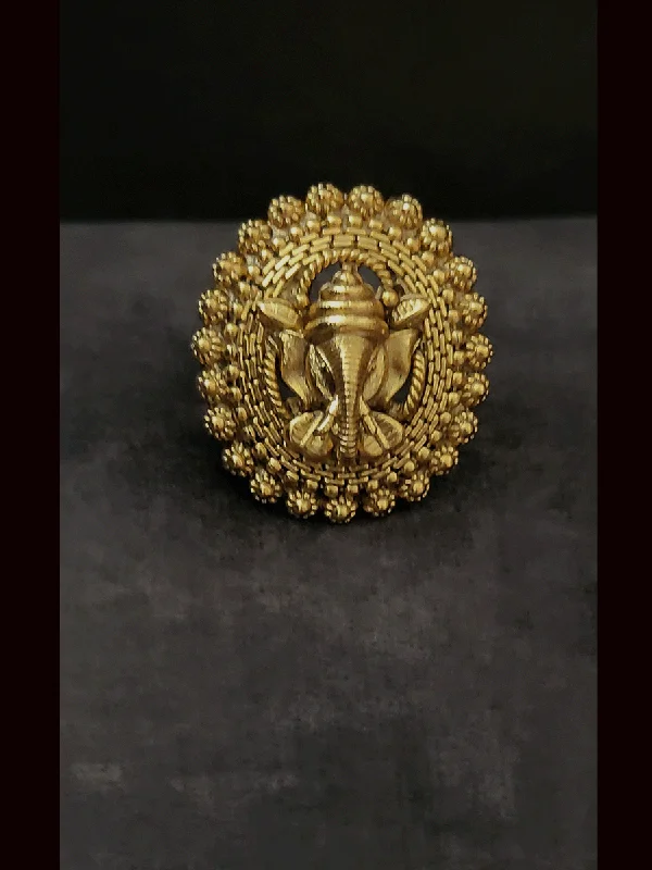 Oval ganpatiji adjustable ring with flower design lace