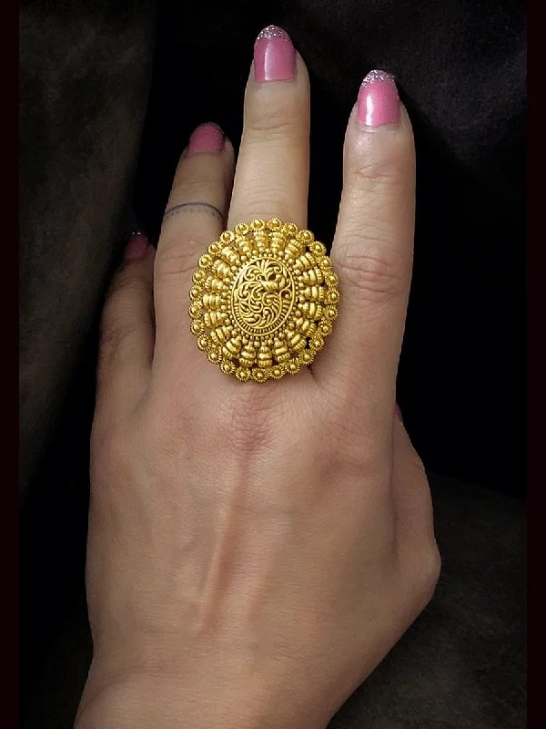 Oval peacock center design with flower design edges adjustable ring